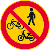 Jalankulku, pyörällä ja mopolla ajo kielletty kuva